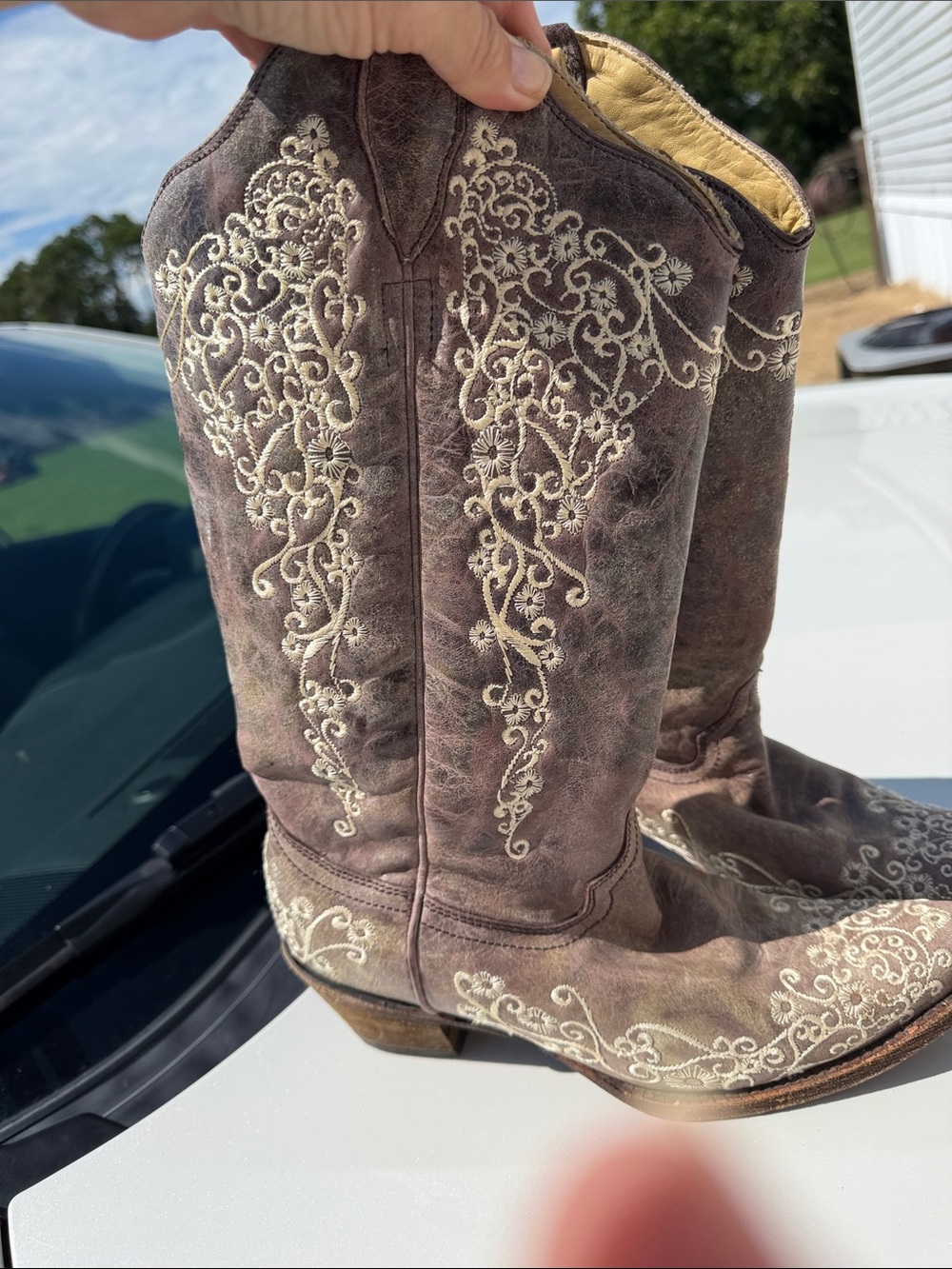 Corral Embroidered Brown Leather Western Cowboy Boots